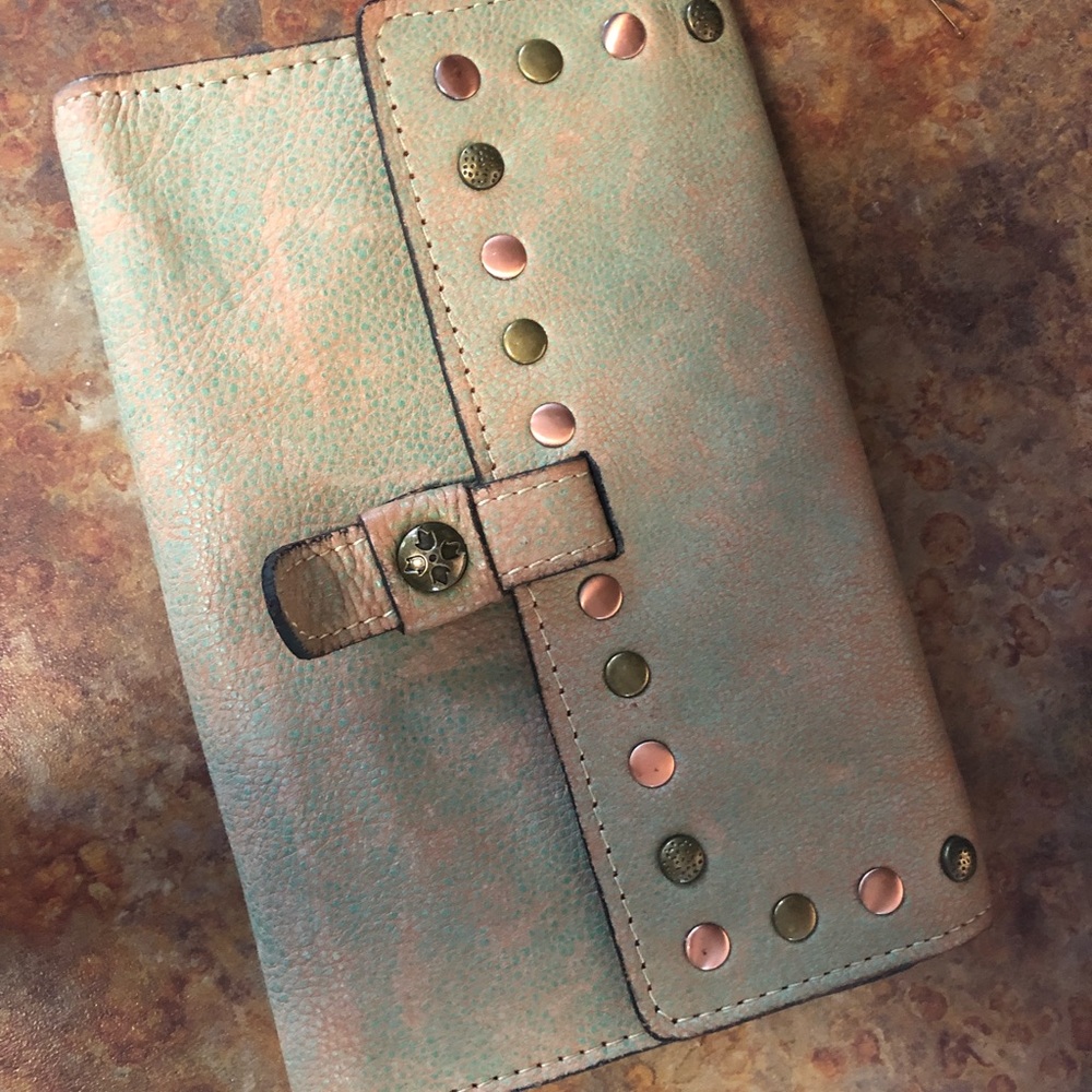 Patricia Nash trifold wallet